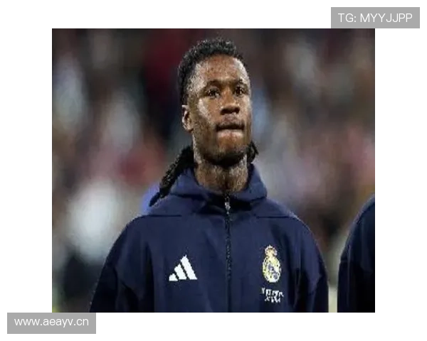 卡马文加中场角色与个人能力的体系适配性分析