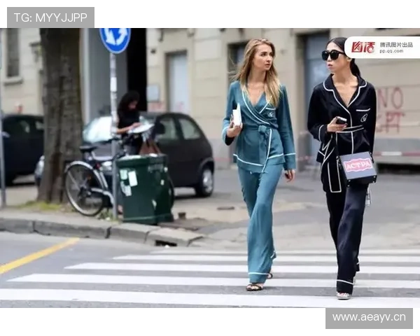 娜奥米·大阪穿个睡衣出门，随手那双鞋比我家车贵，人生观被刷新